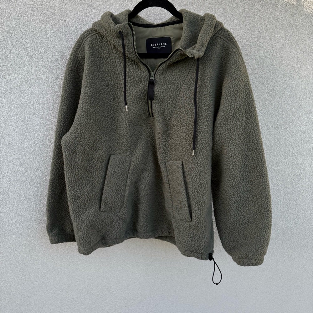 Everlane ReNew Fleece Hoodie in Kalamata Size M